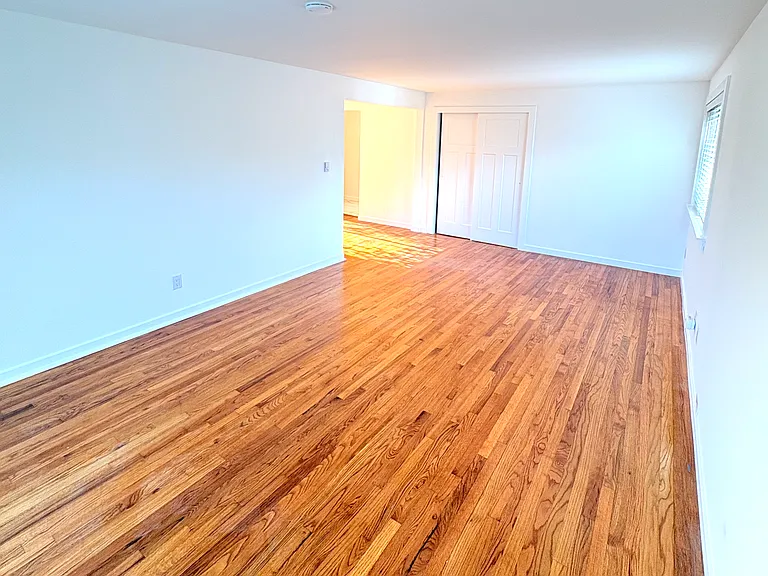 2345 Minor Ave E #17 — Photo 5