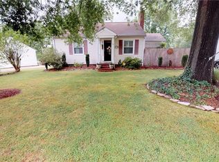 1406 Chestnut Dr, High Point, NC 27262