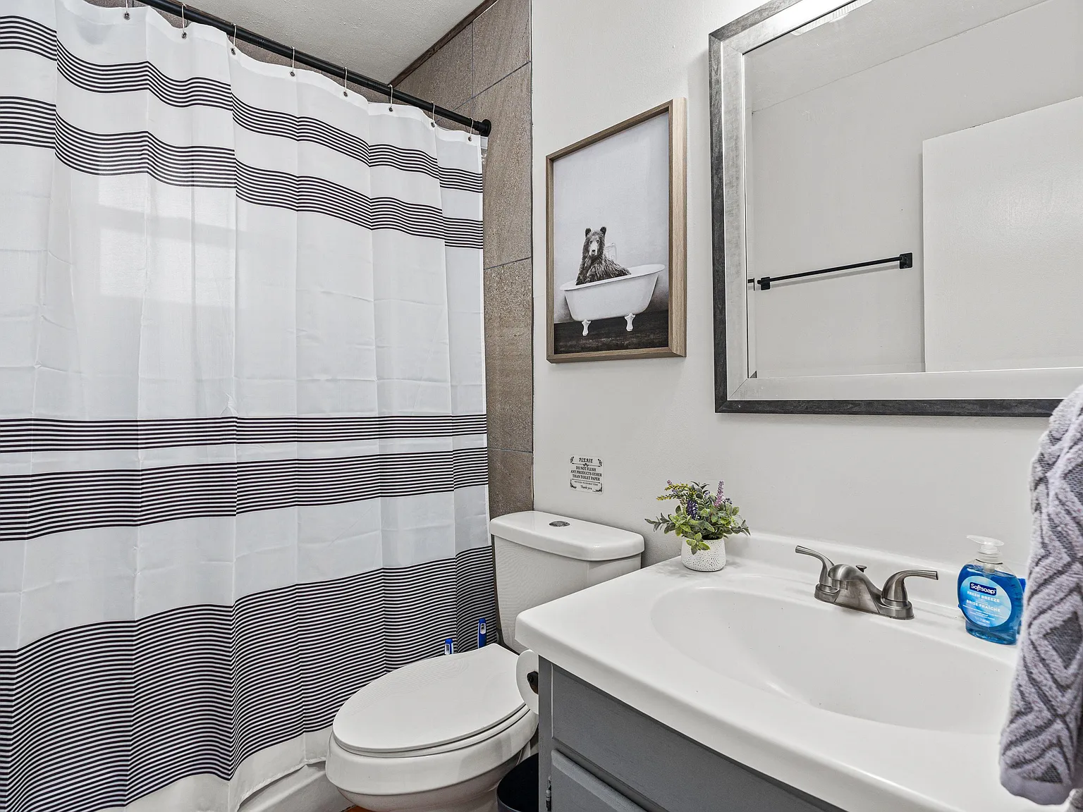 4 bed, 4.0 bath, 2175 sqft, $776 — Photo 3