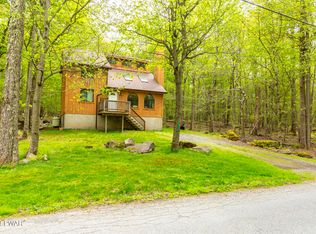 1113 Spring Ln, Gouldsboro, PA 18424