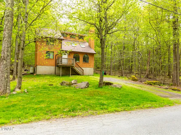 1113 Spring Ln, Gouldsboro, PA 18424