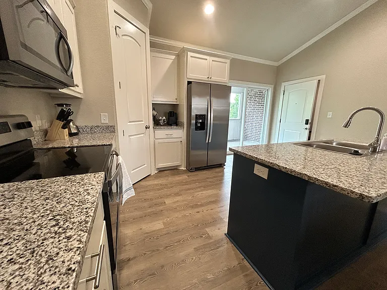 Cooper Ridge Luxury Apartment Homes — Photo 20
