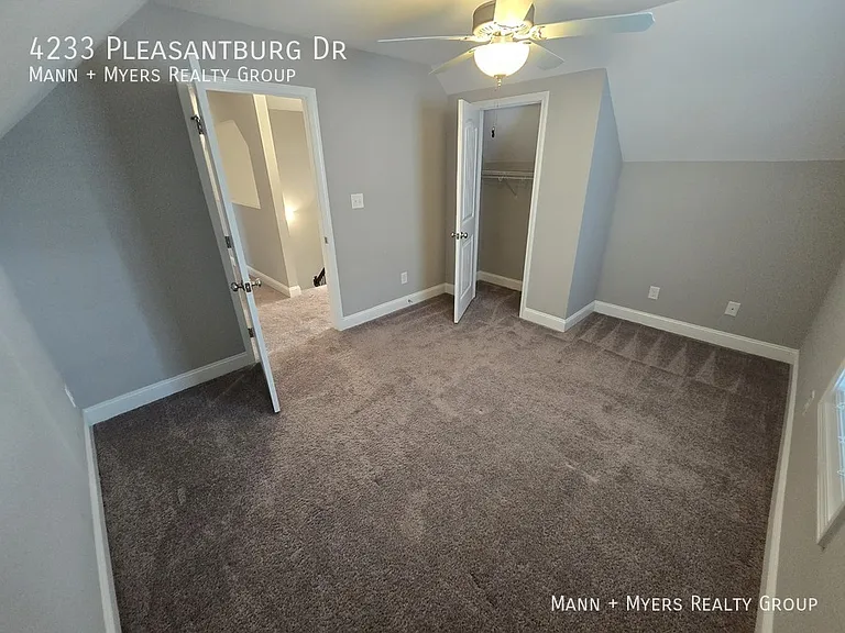 4233 Pleasantburg Dr — Photo 25
