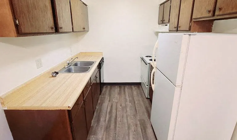 Kimberly Club Apartments — Photo 151