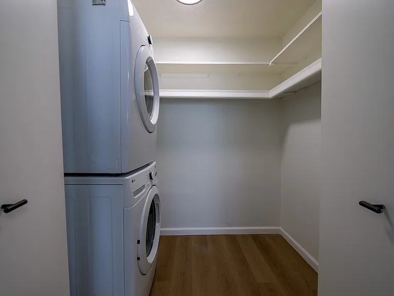 All New Luxury Living In Plymouth — Photo 69