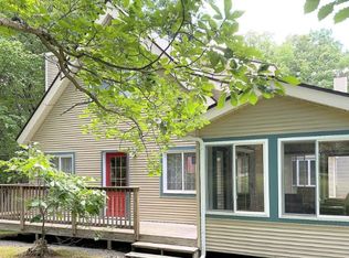 138 Pommel Dr, Hawley, PA 18428