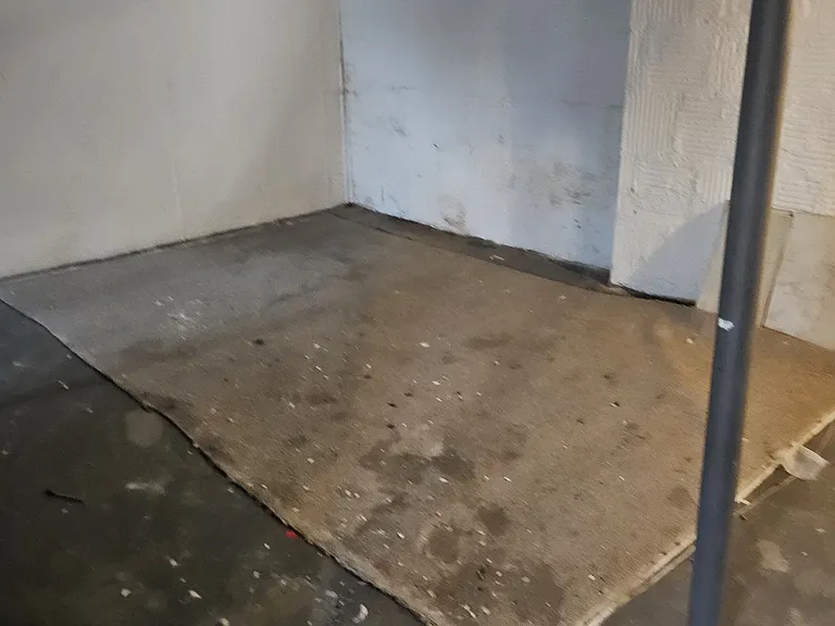 573 Grace Ave — Photo 9