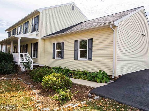 3rd image of 408 Mundy Ct