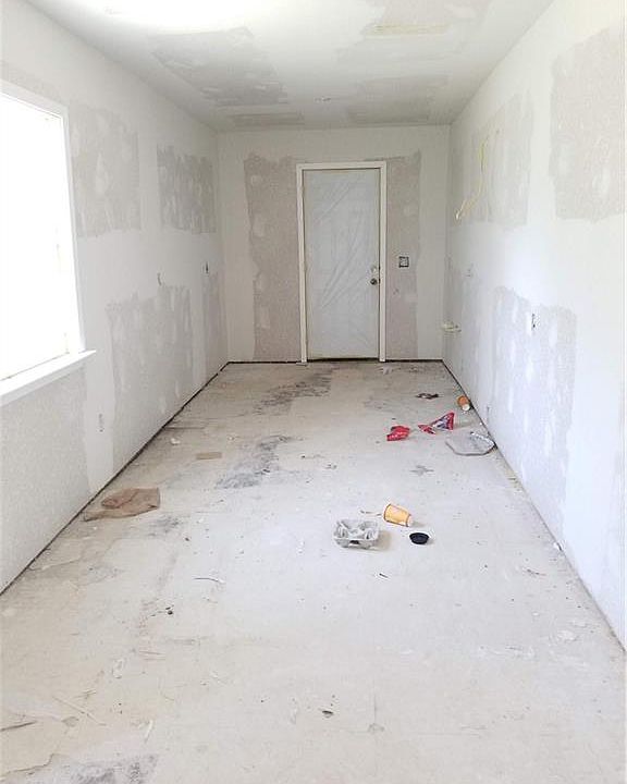 2nd image of 1000 Grande Dr