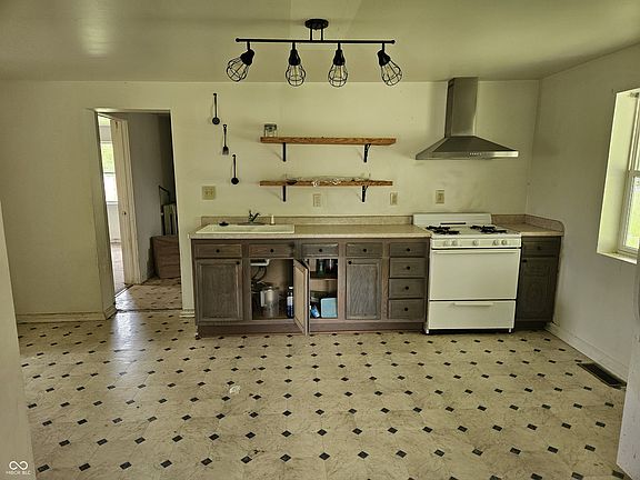 5th image of 10731 Newport Rd