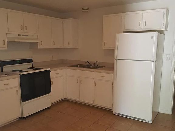3rd image of 195 W Bowers Ave