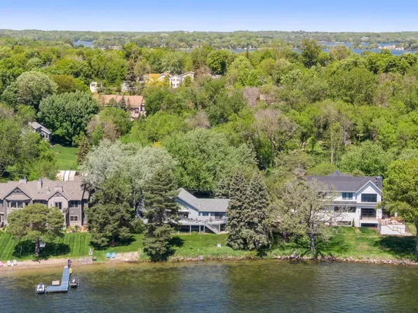 2474 Carman St, Wayzata, MN 55391