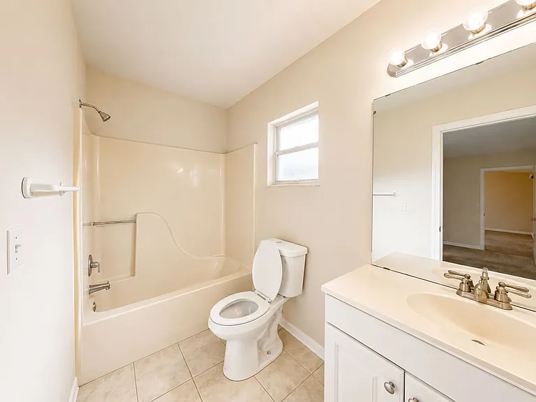 127 Titan Dr — Photo 8