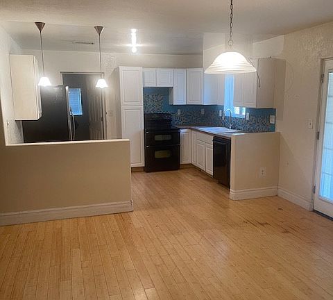 dining room view of kitchen