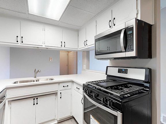 4th image of 7543 175th St APT 624