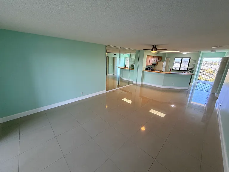 2112 S Cypress Bend Dr #707 — Photo 5