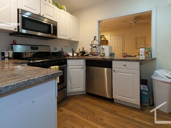 2nd image of 53 Egmont St #3A