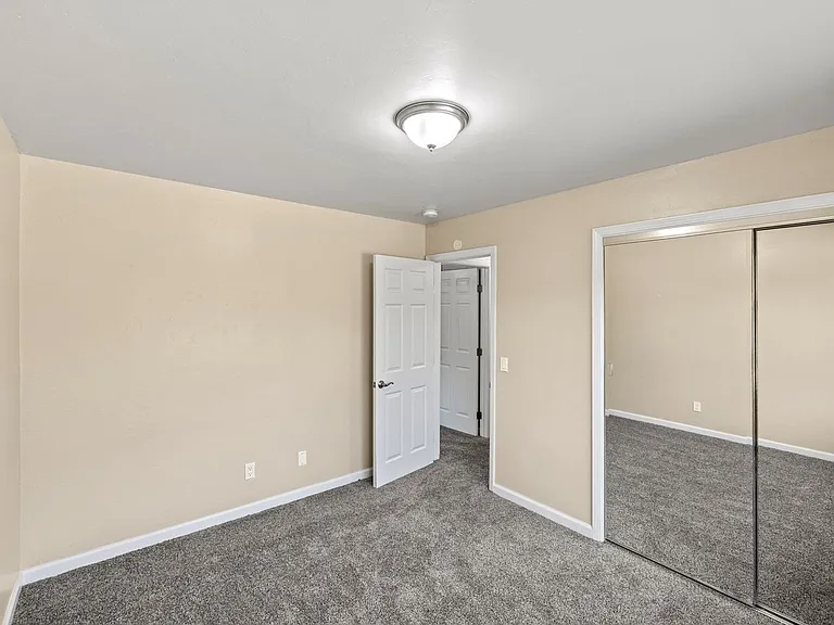 The Garden Apartments — Photo 15