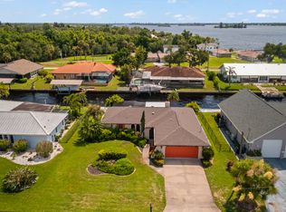 7203 Reymoor Dr, North Fort Myers, FL 33917