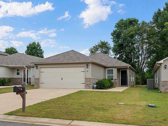 3rd image of 84 Jonathan Dr