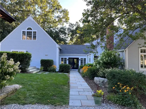 17 Hilltop Drive, Madison, CT 06443