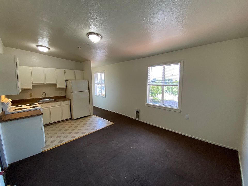1st image of 2601 Center Ave APT 201