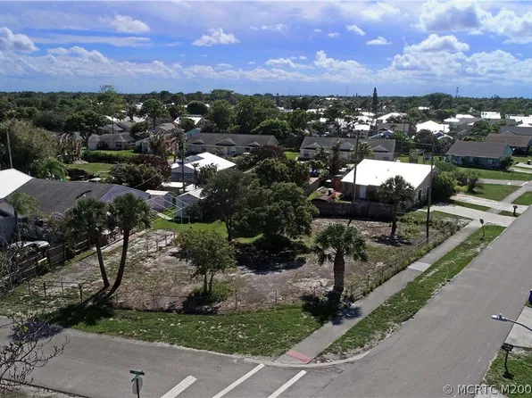 5152 SE Primrose Way, Stuart, FL 34997