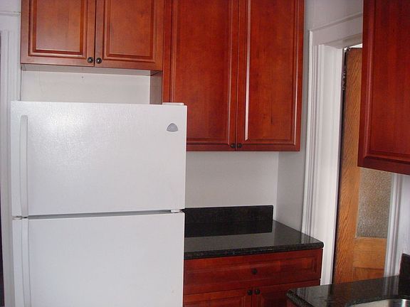2nd image of 3232 33rd St