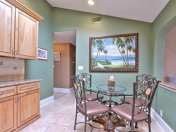 5th image of 883 Furlong Dr