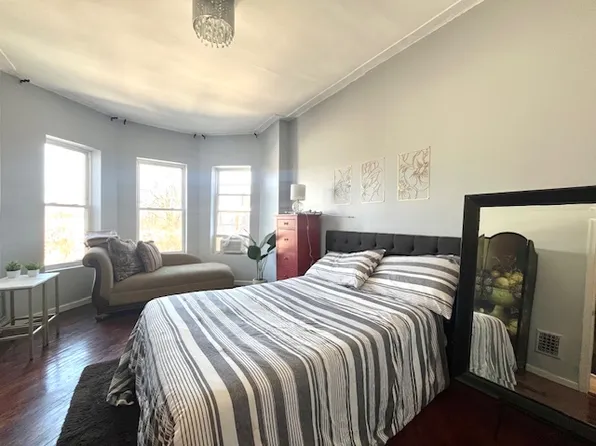 1309 Park Place image 1 of 18