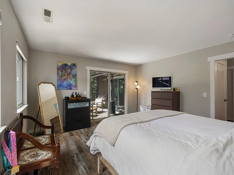 100 Lake Village Dr — Photo 26