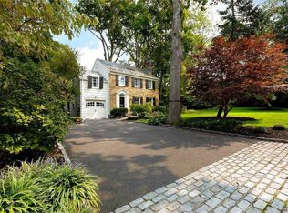 154 Rockwood Rd, Manhasset, NY 11030