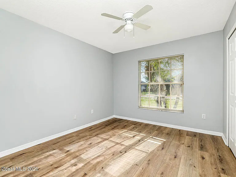 2187 Hedgerow Dr — Photo 11