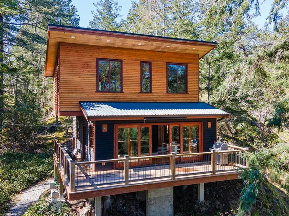 5063 Sherman Ln, Sunshine Coast, BC V7Z 1G6