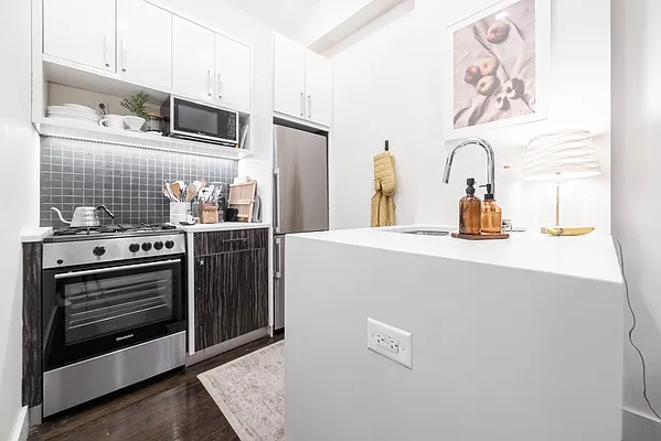 Rented by Joel Scharf, LREB | media 5