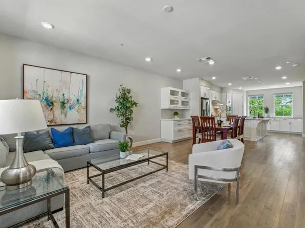 577 Hollow Falls Cmn, Fremont, CA 94539