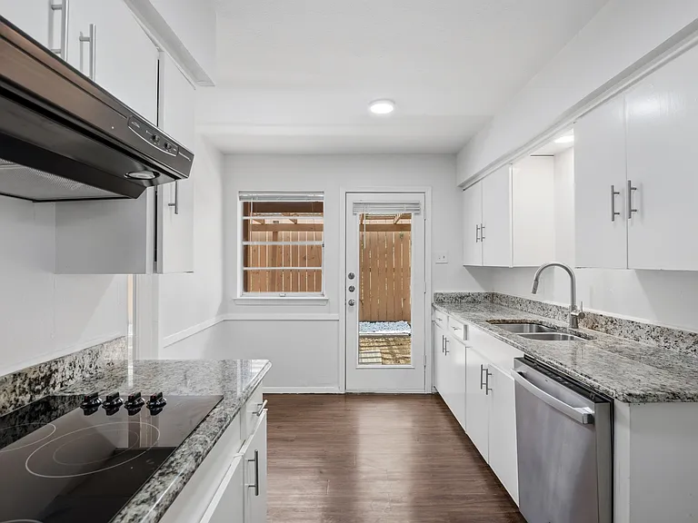 11231 Park Central Pl — Photo 14