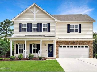 212 Wedgefield Cir, Maple Hill, NC 28454