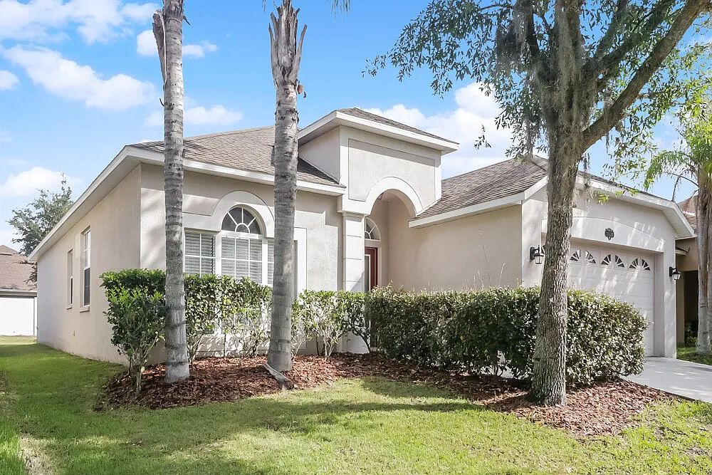 4 bed, 2.0 bath, 1825 sqft, $2,550 — Photo 3