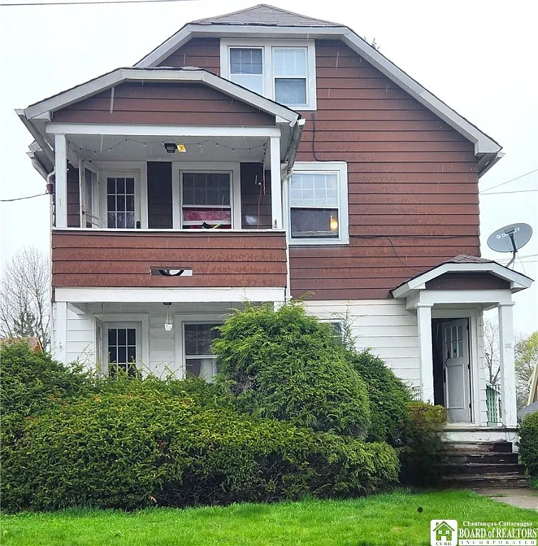 31 Fairfield Ave photo 1