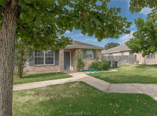 2418 Brittain Ct, College Station, TX 77845