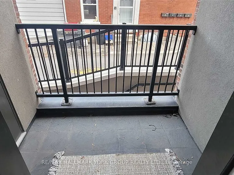 32 Wellington St E #108 — Photo 9