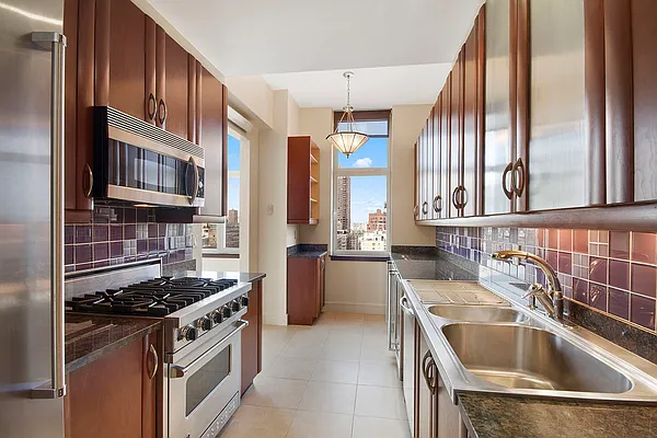 Rented by Corcoran | media 29