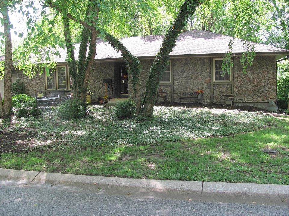 1st image of 1512 N 82nd Ter