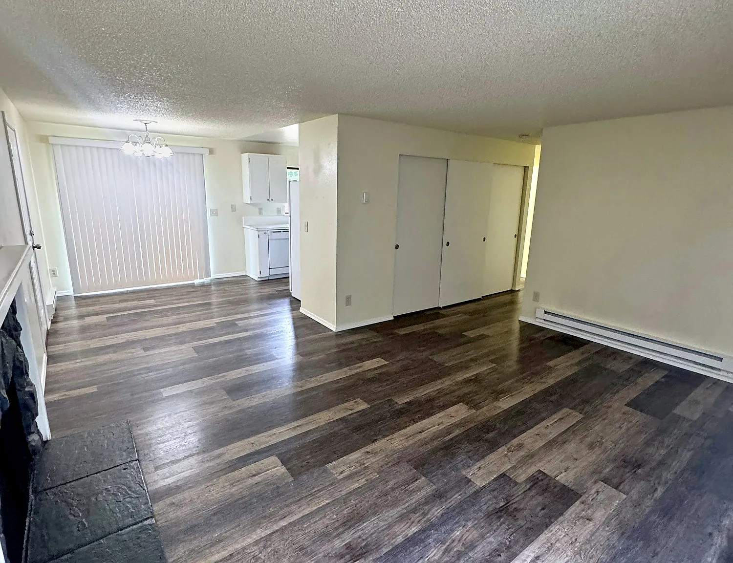 3 bed, 888 sqft, $2,450 — Photo 4