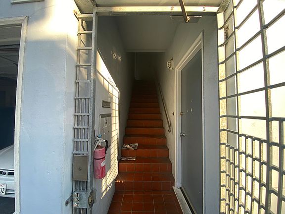5th image of 395 Moultrie St #3
