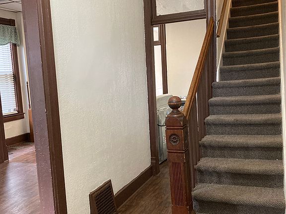 4th image of 590 Loras Blvd #590