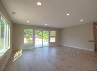 5563 Sparas St, Loomis, CA 95650