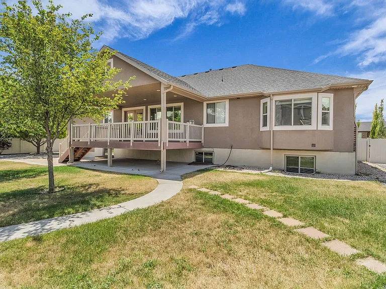 1377 S 4300 W — Photo 41