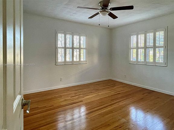 5th image of 2450 Grant St